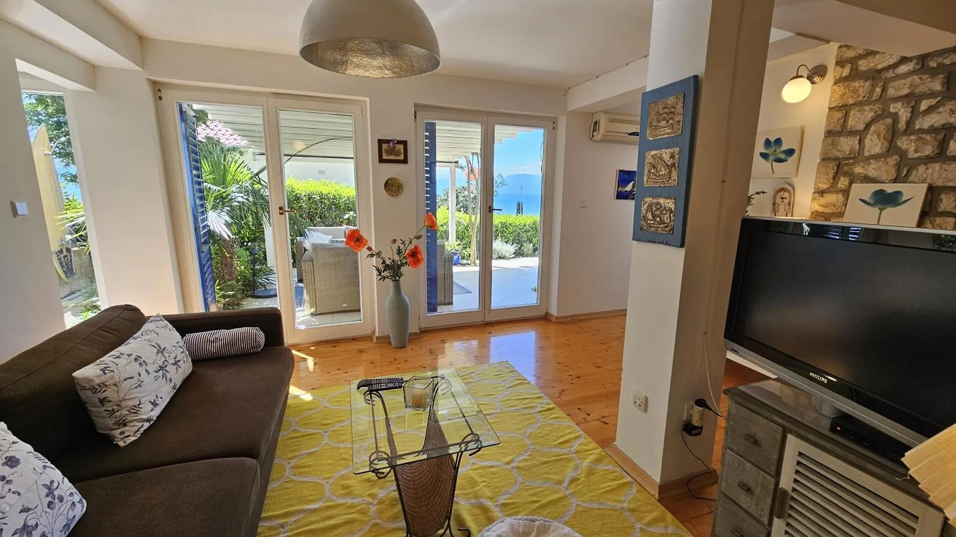 Apartment Barbara With Sea View Njivice