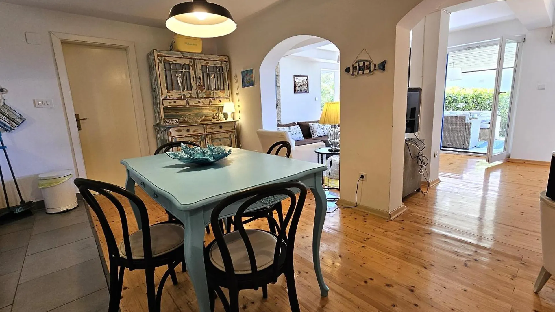 Apartment Barbara With Sea View Njivice Croatia