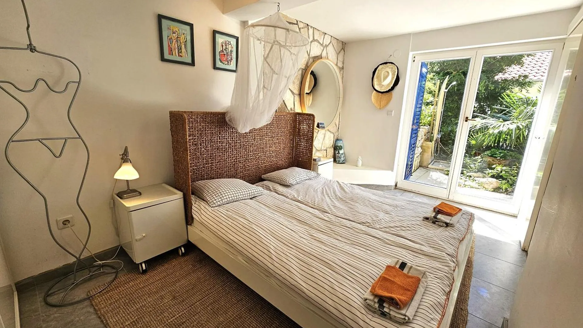 Apartment Barbara With Sea View Njivice 0*,  Croatia