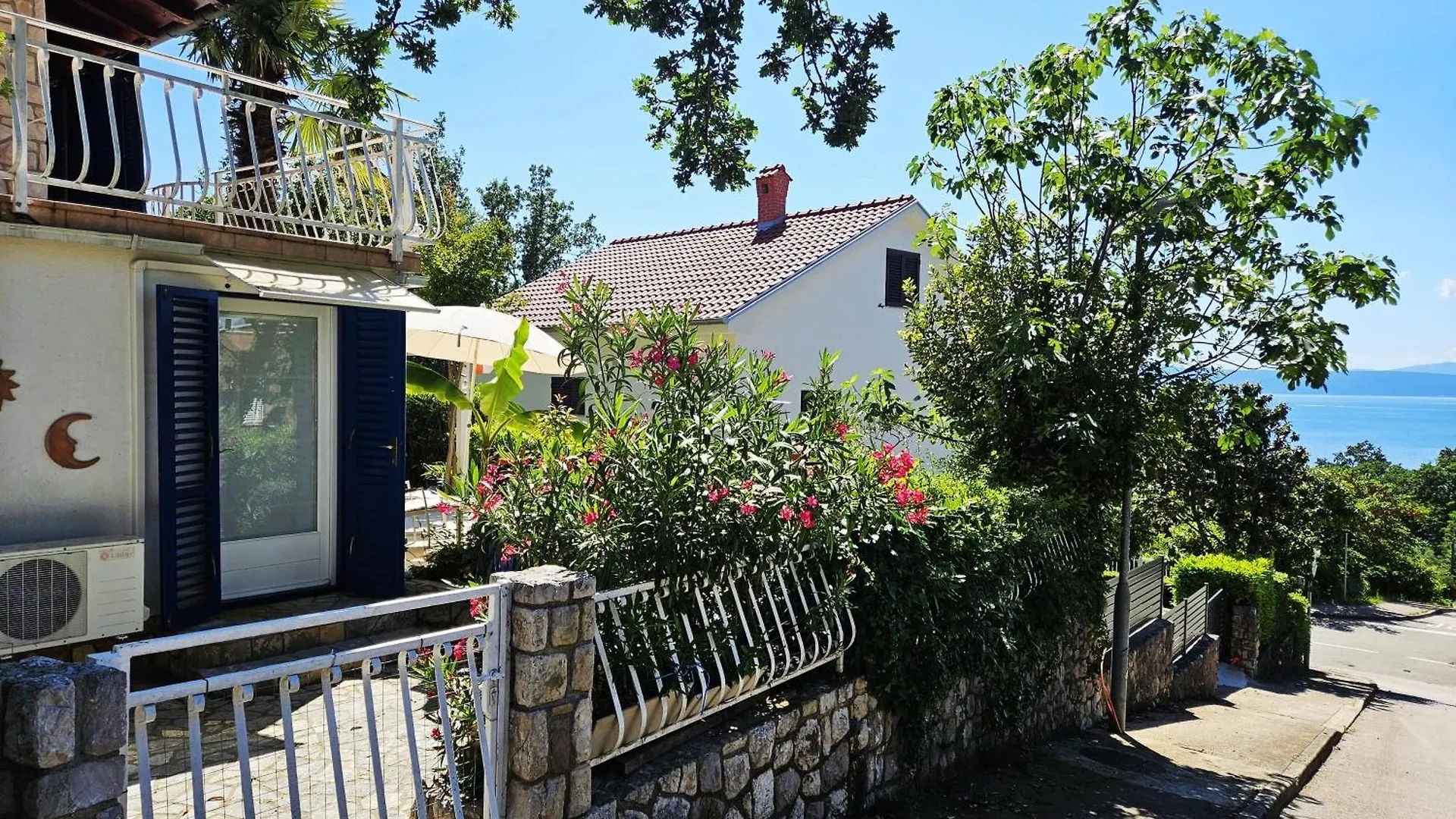 Apartment Barbara With Sea View Njivice
