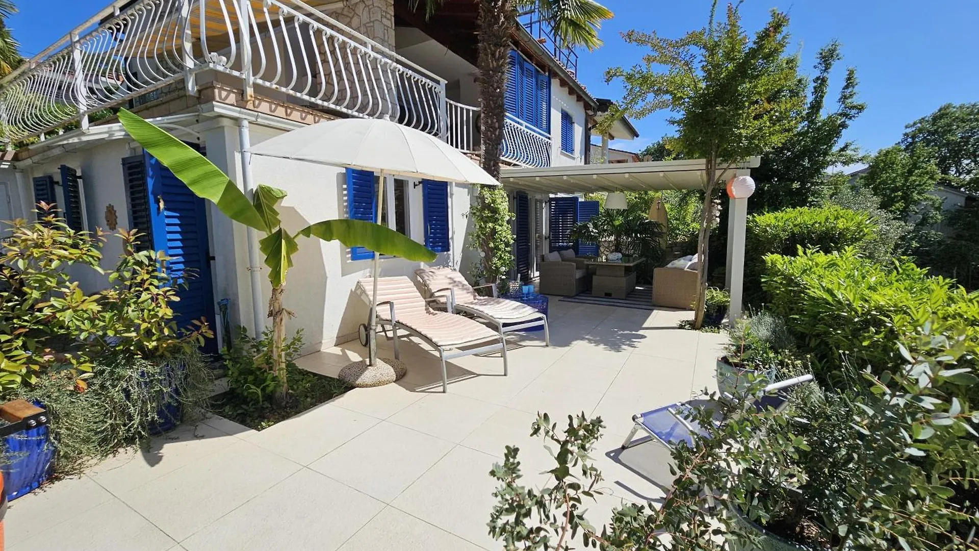 Apartment Barbara With Sea View Njivice